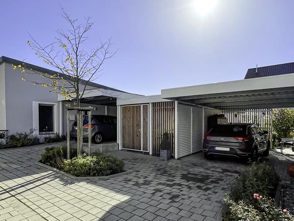 Carports avec espace de rangement intégré